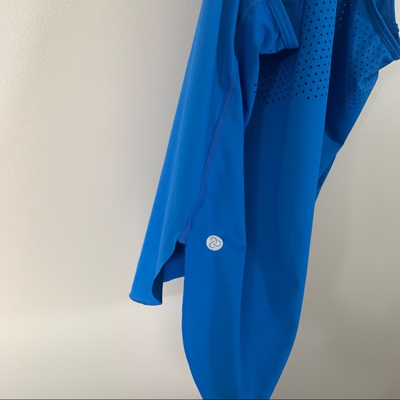 Zella cut out breathable lightweight workout top - Picture 4 of 5